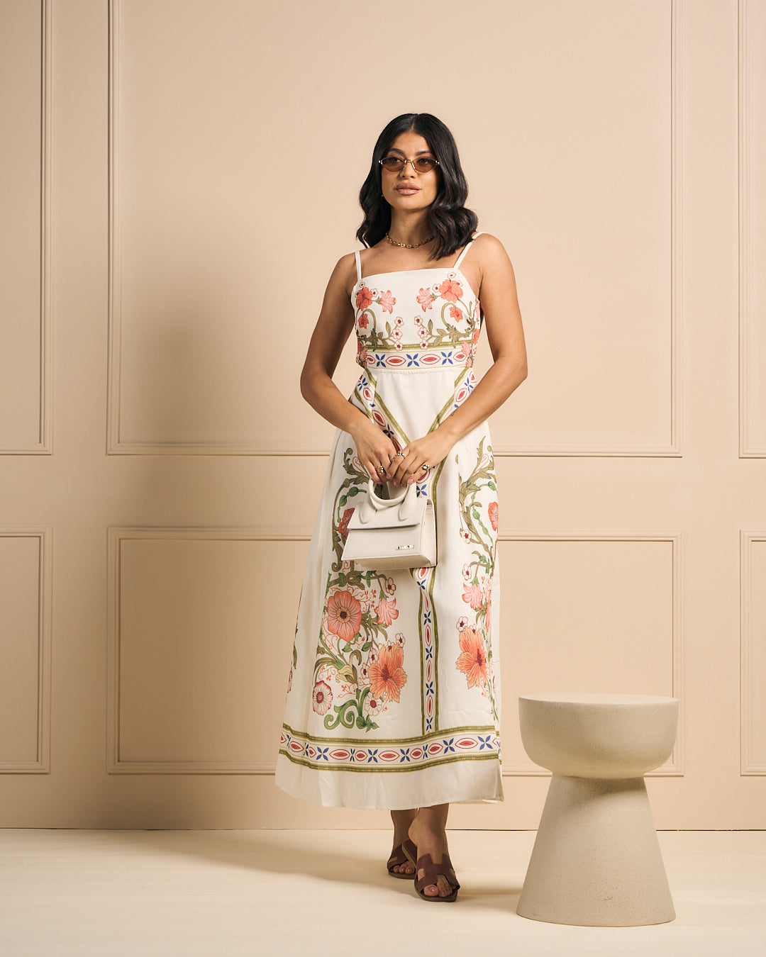 VESTIDO BLANCO CON FLORES
