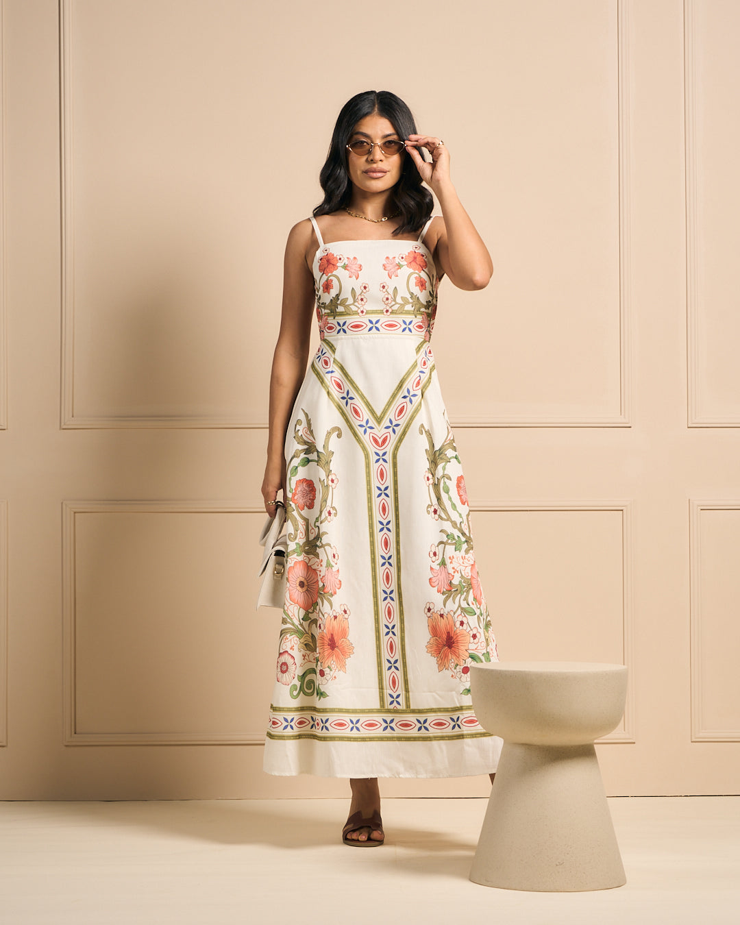 VESTIDO BLANCO CON FLORES