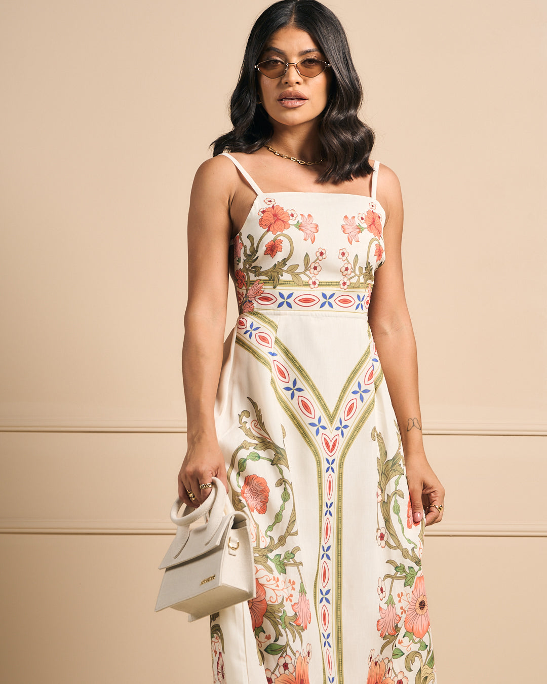 VESTIDO BLANCO CON FLORES