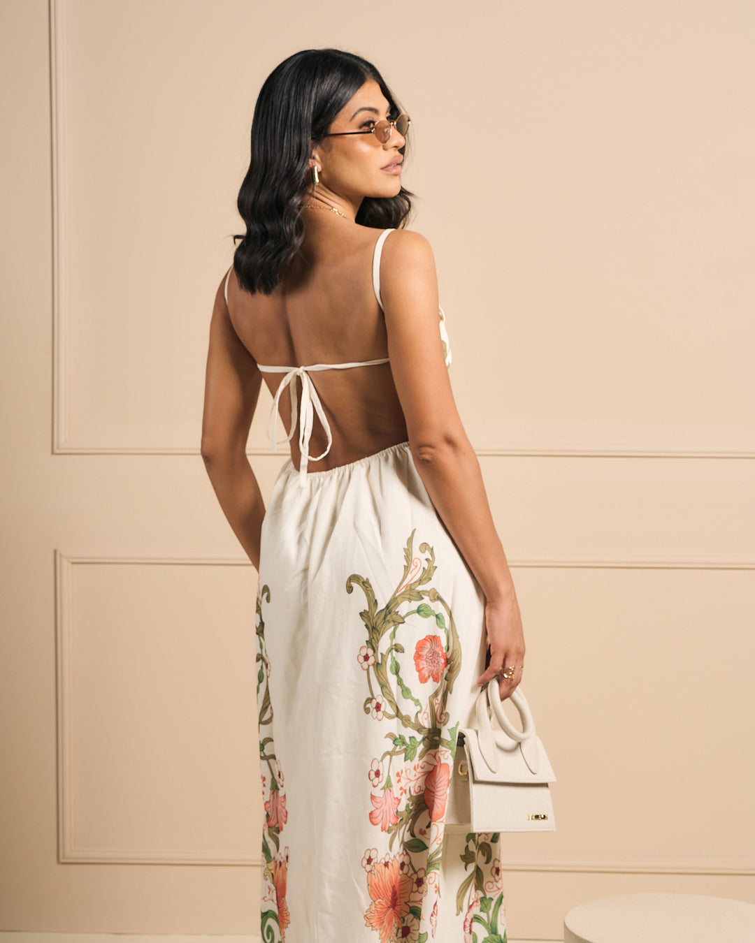 VESTIDO BLANCO CON FLORES