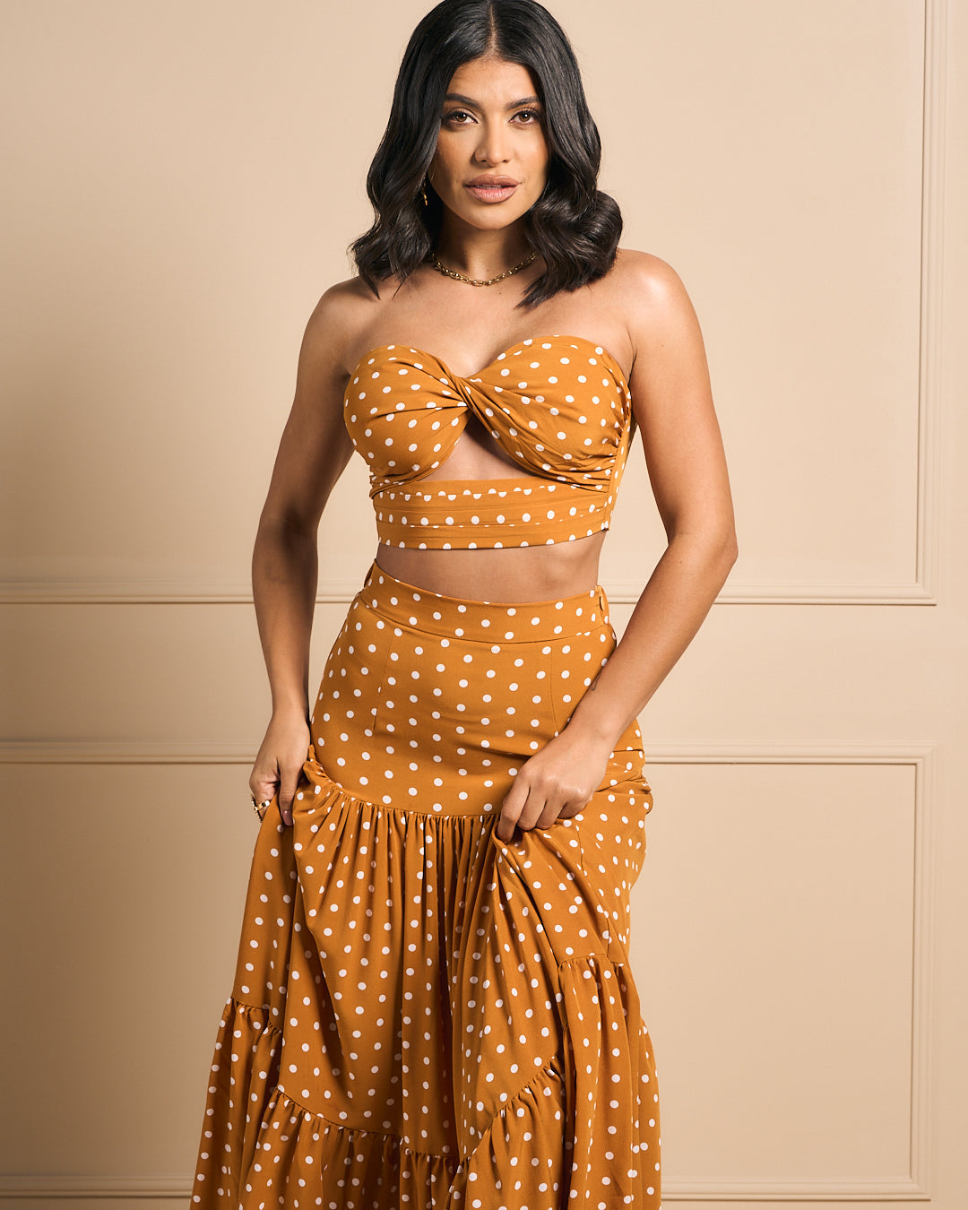 SET NARANJA CON PUNTOS BLANCOS STRAPLESS